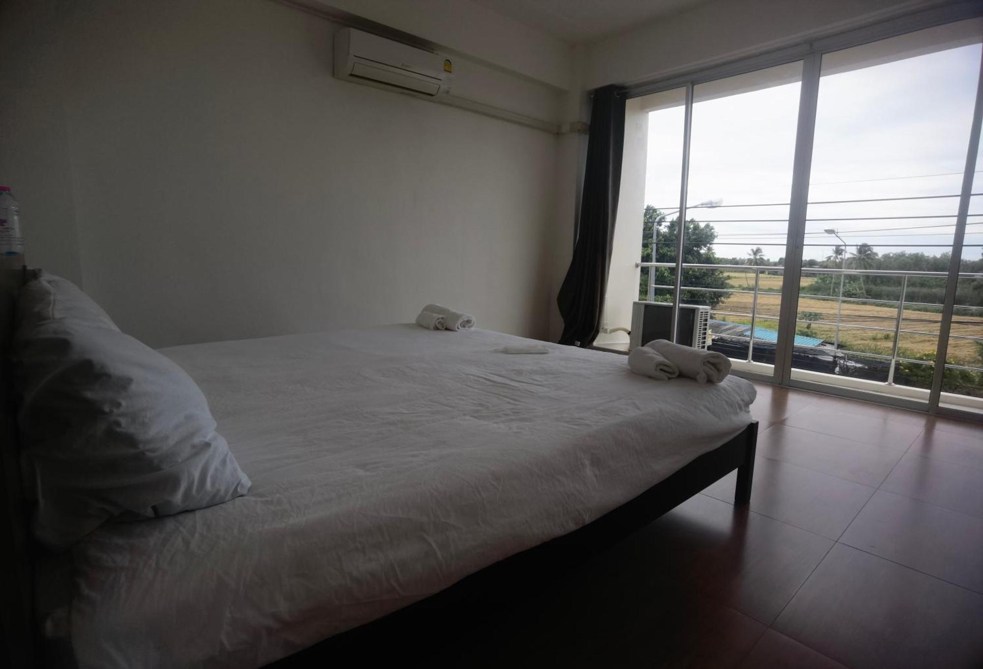 Ban Khlong Krang 115 Townhouse酒店 外观 照片