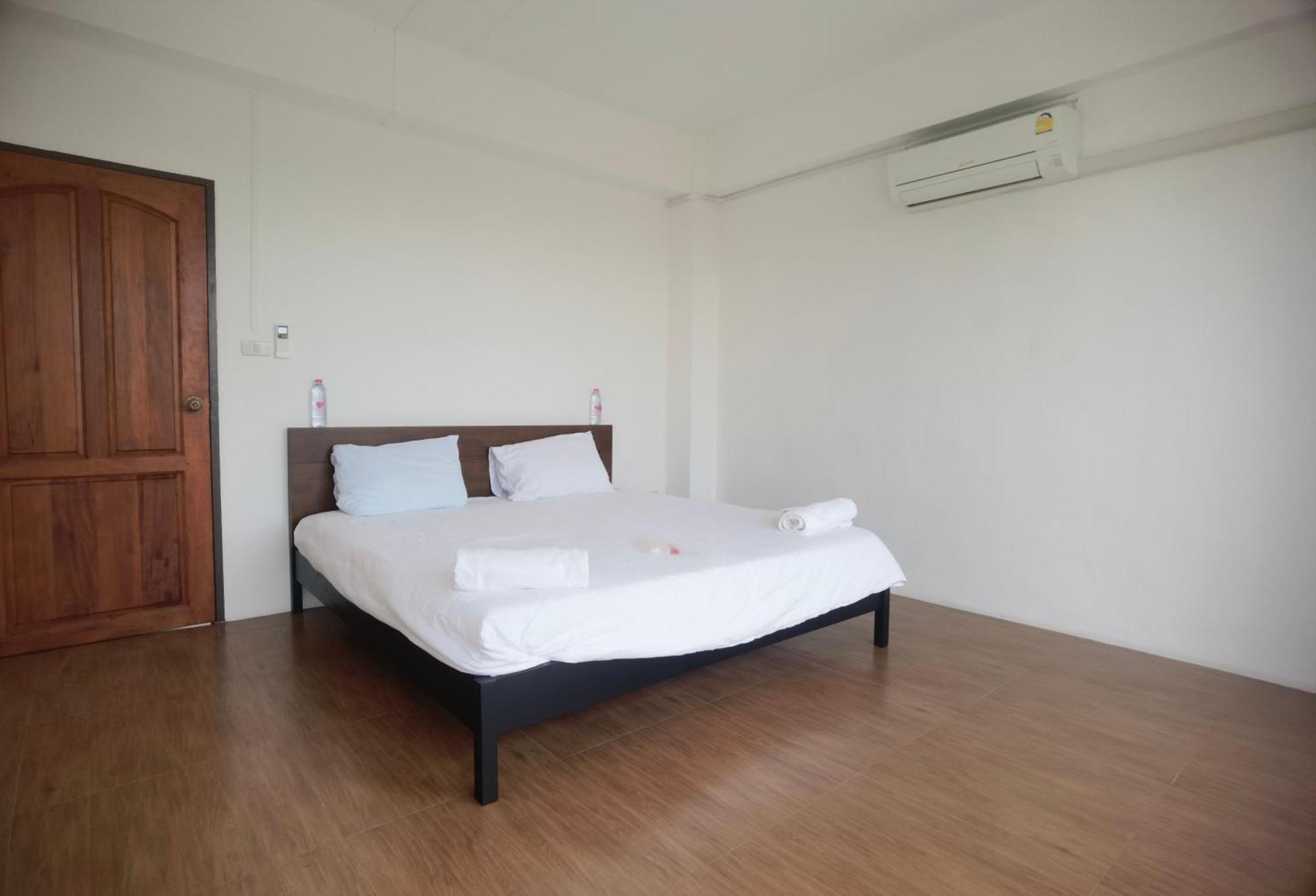 Ban Khlong Krang 115 Townhouse酒店 外观 照片