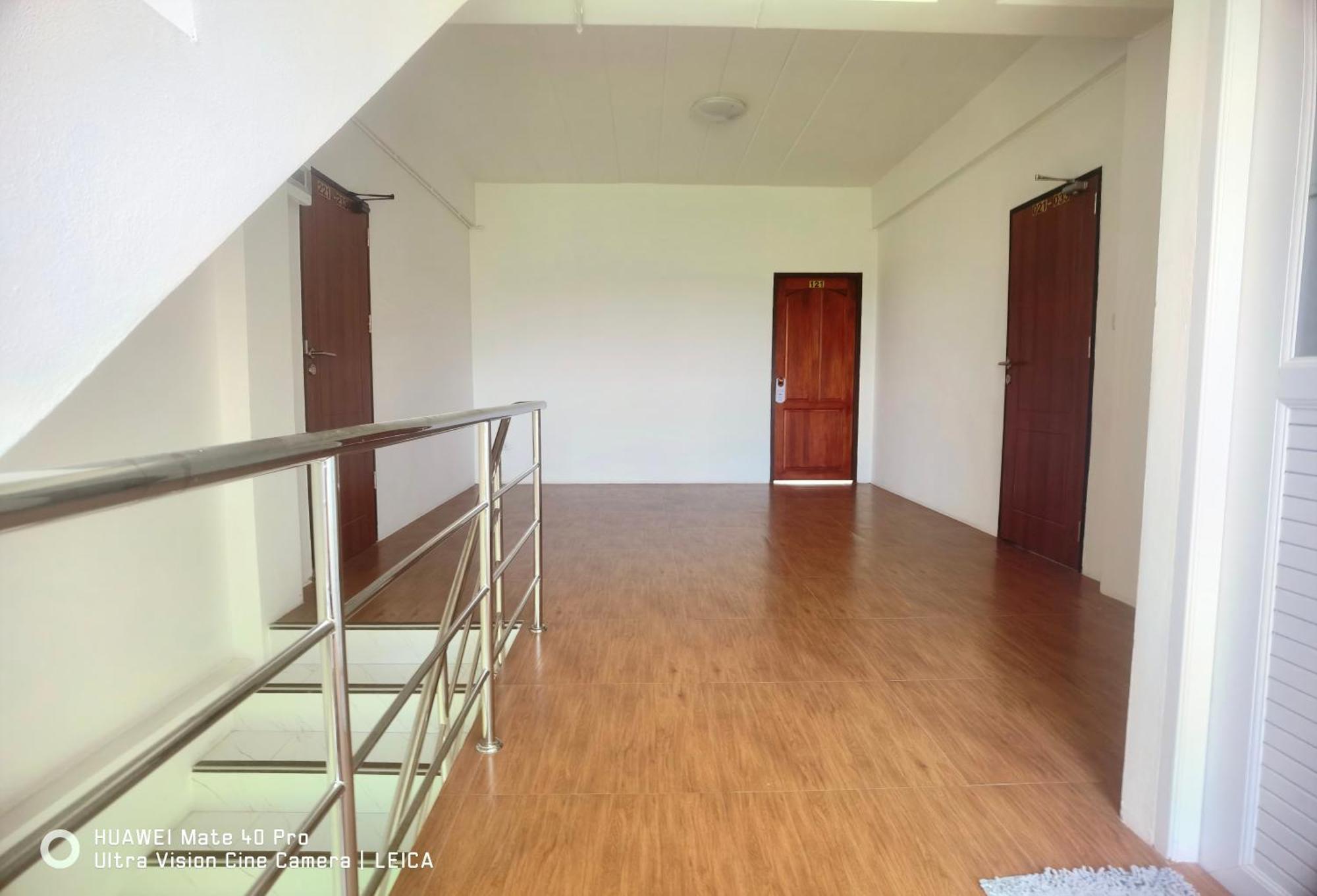 Ban Khlong Krang 115 Townhouse酒店 外观 照片