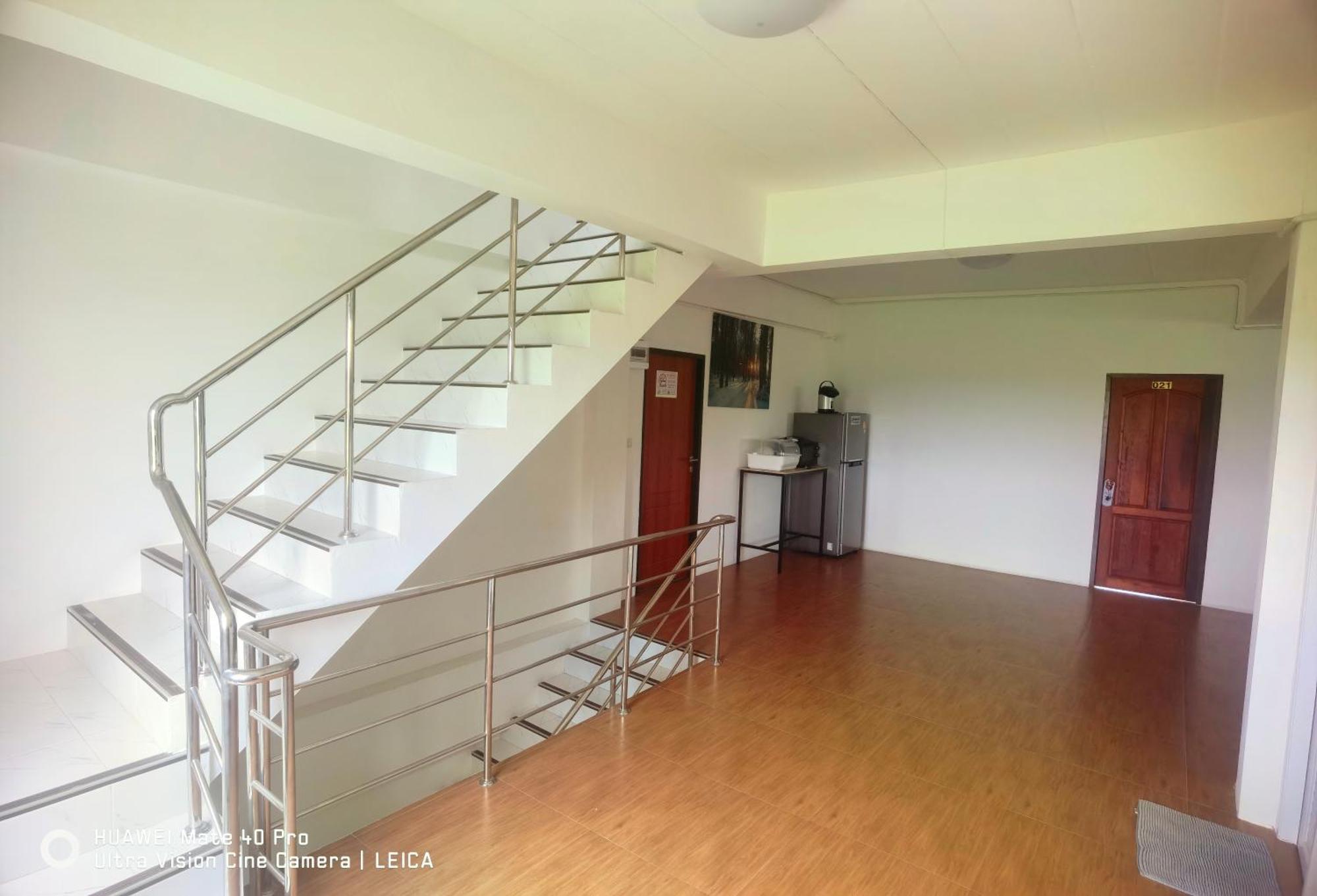 Ban Khlong Krang 115 Townhouse酒店 外观 照片