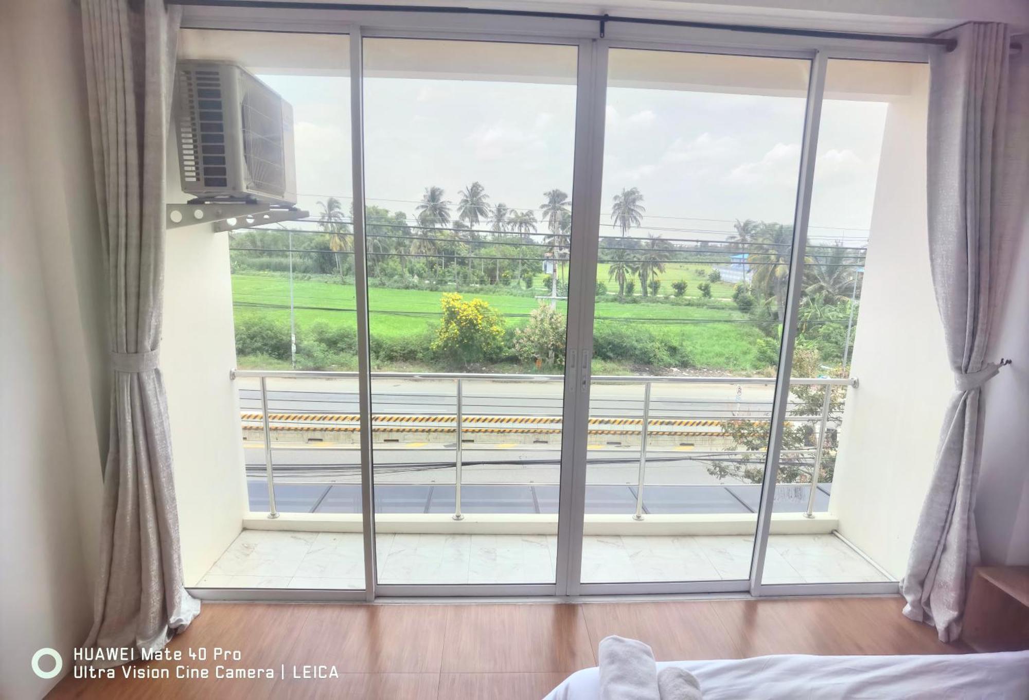 Ban Khlong Krang 115 Townhouse酒店 外观 照片
